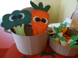 „Z książką kucharską w tle”