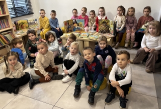 Pszczółki z wizytą w naszej bibliotece